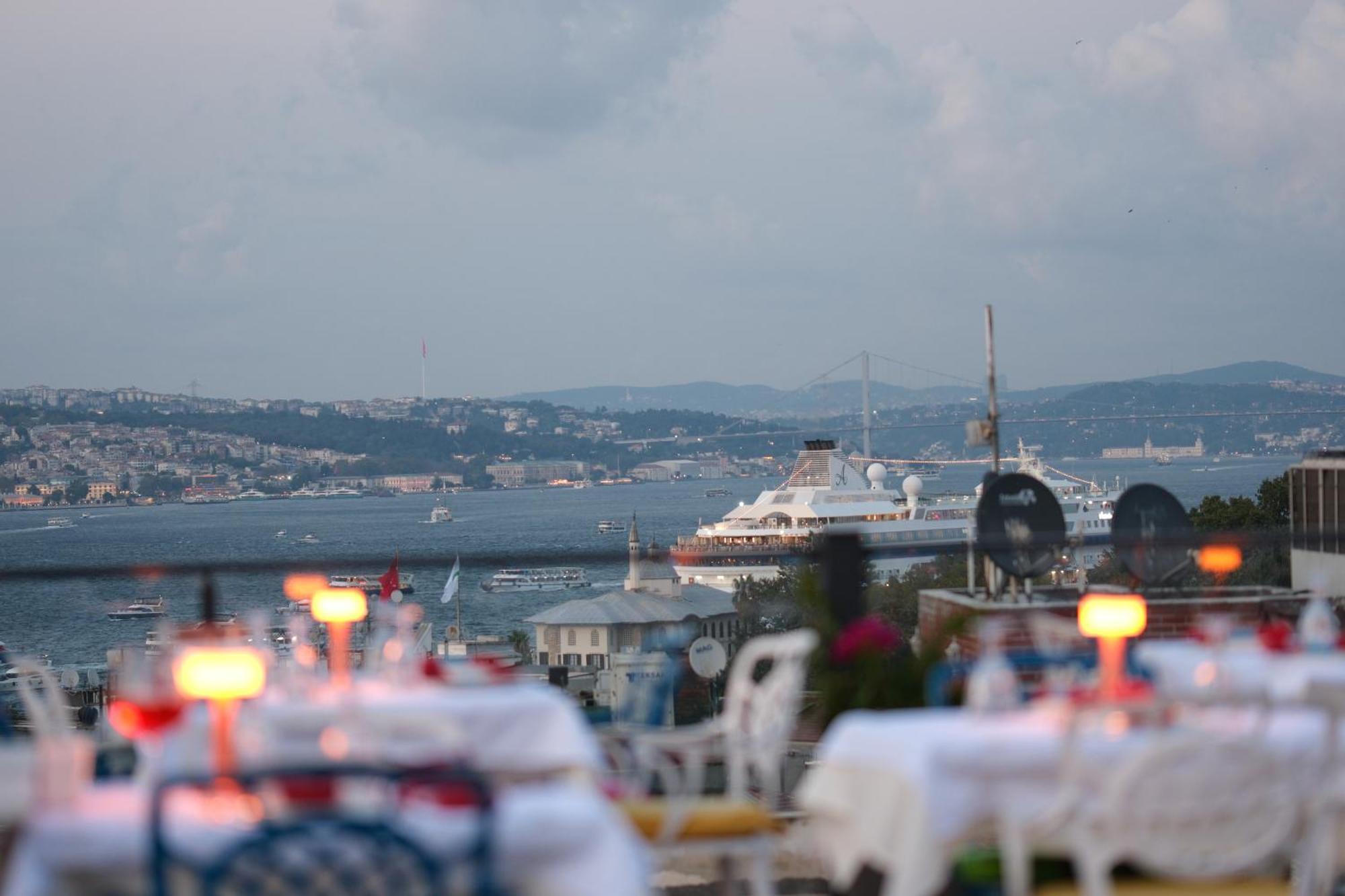 Raymond Blue Hotel Istanbul Exteriör bild